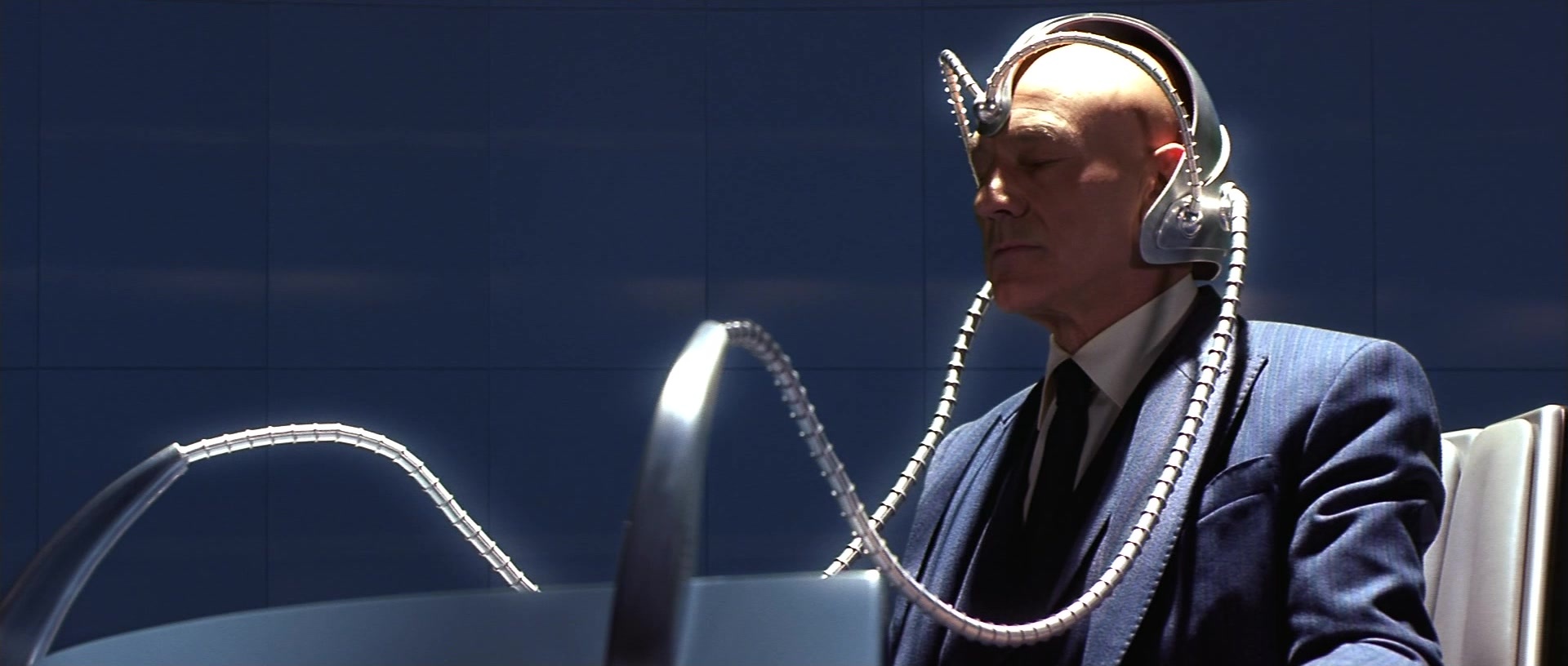 X-Men (2000), wide, 2.35:1 — film still