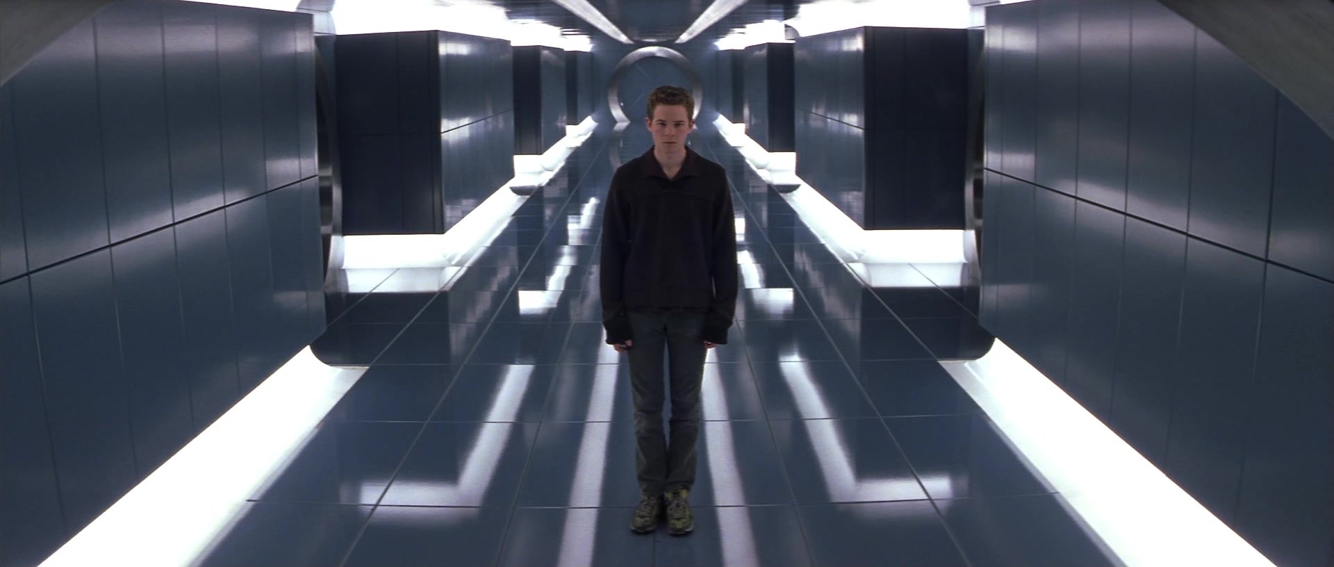X-Men (2000), wide, 2.35:1 — film still