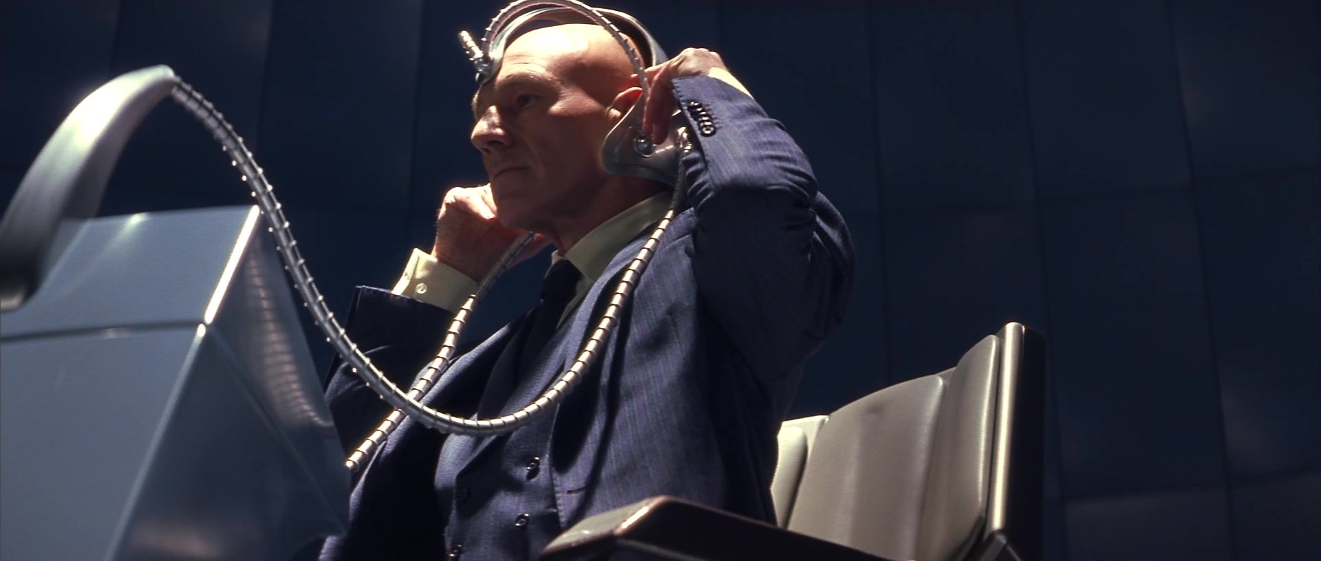 X-Men (2000), wide, 2.35:1 — film still