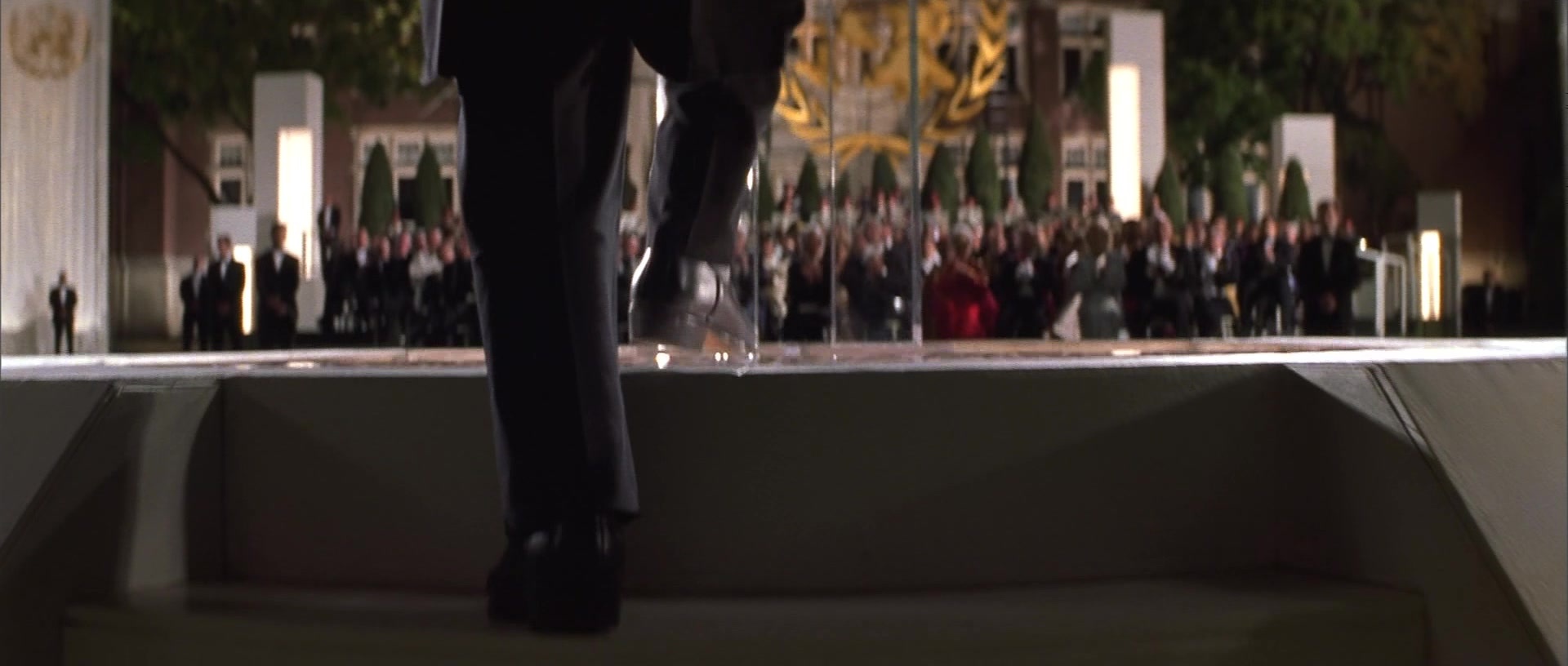 X-Men (2000), wide, 2.35:1 — film still