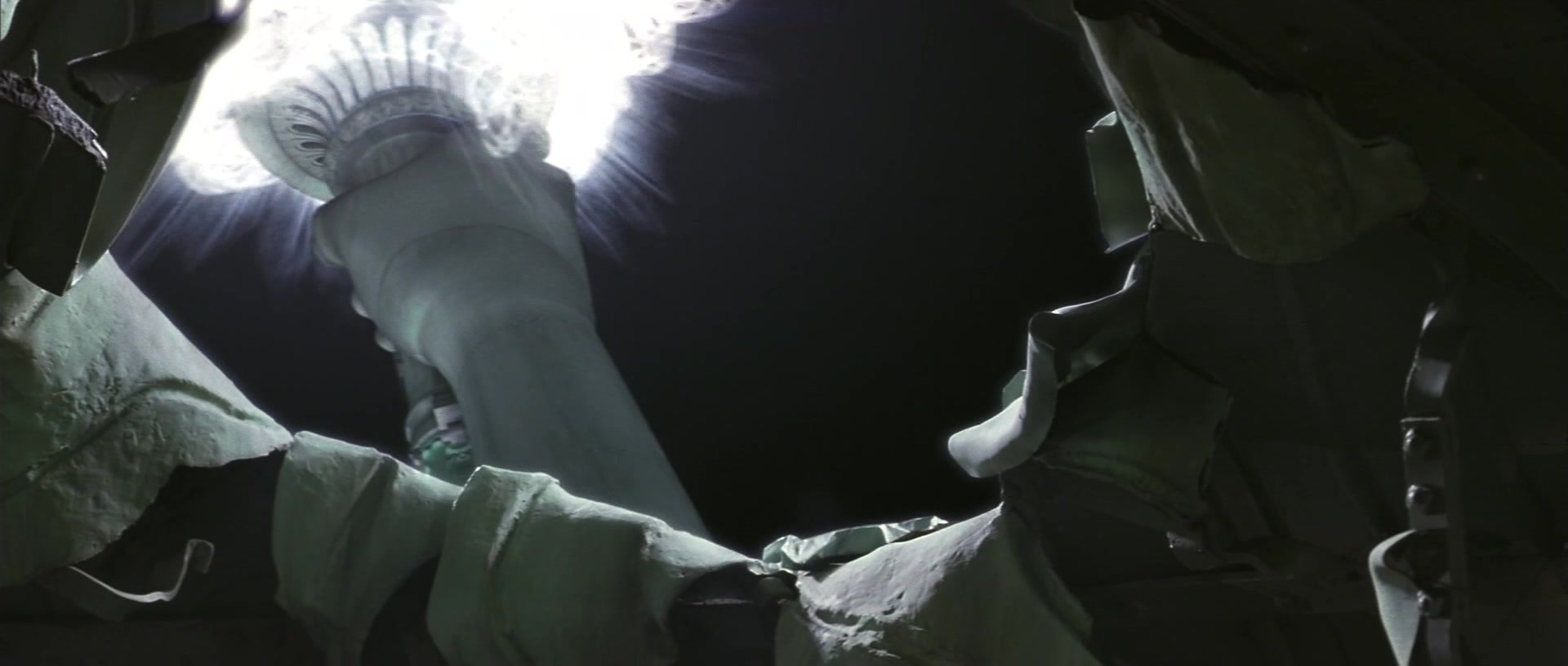 X-Men (2000), wide, 2.35:1 — film still