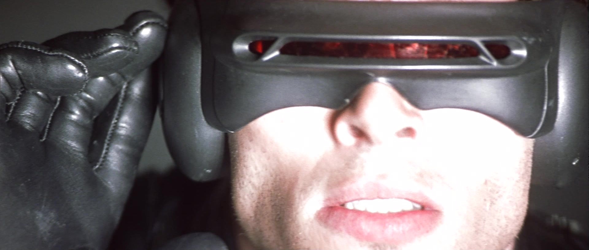 X-Men (2000), wide, 2.35:1 — film still