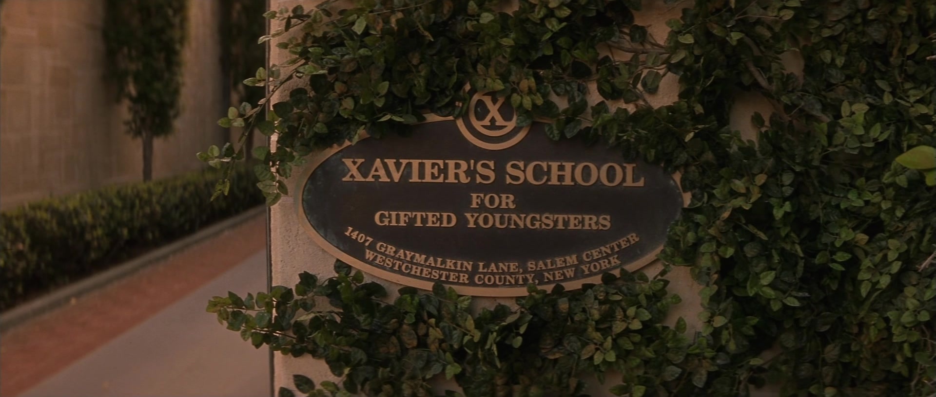 X-Men (2000), wide, 2.35:1 — film still