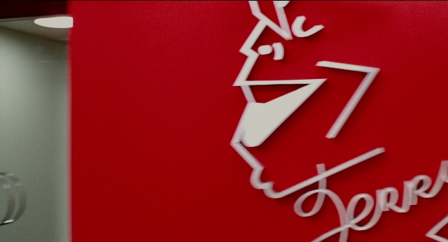 Frame from The King of Comedy — room, door, glass