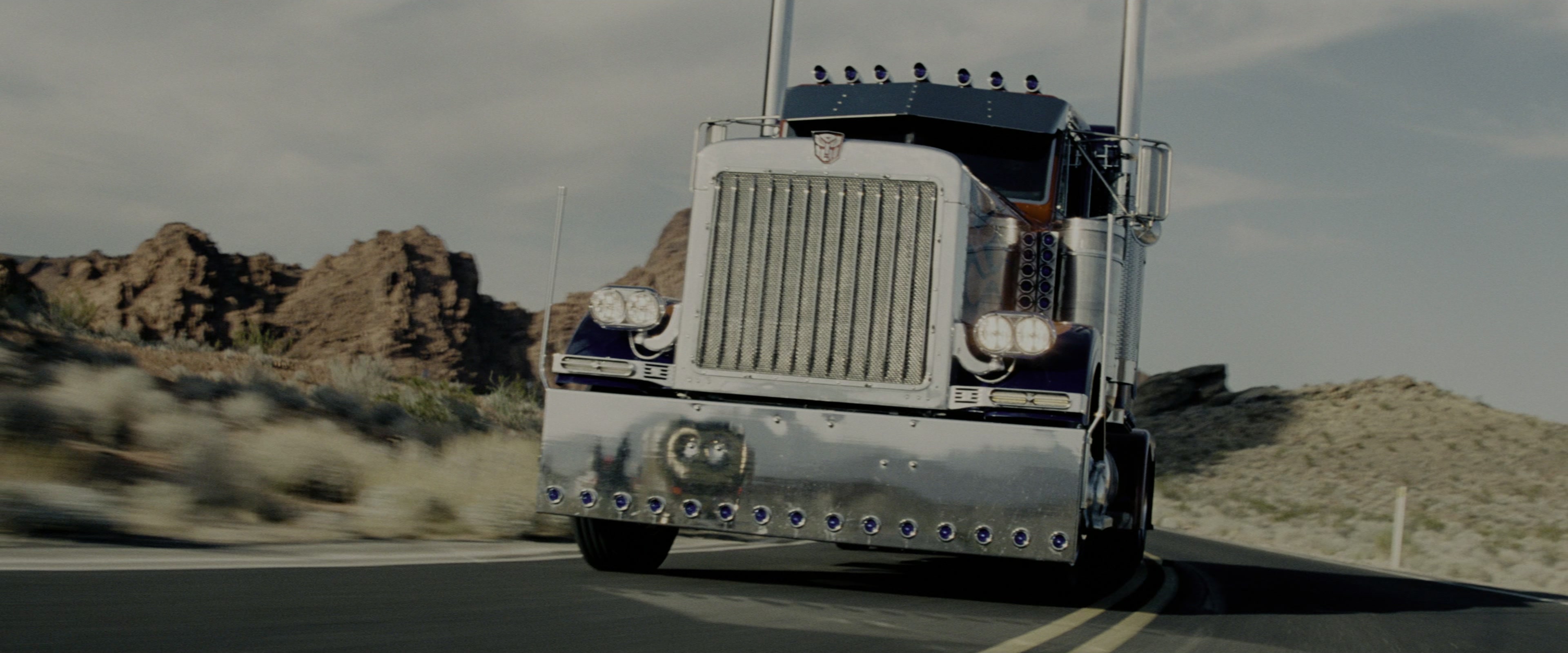Transformers (2007), wide, 2.40:1 — film still