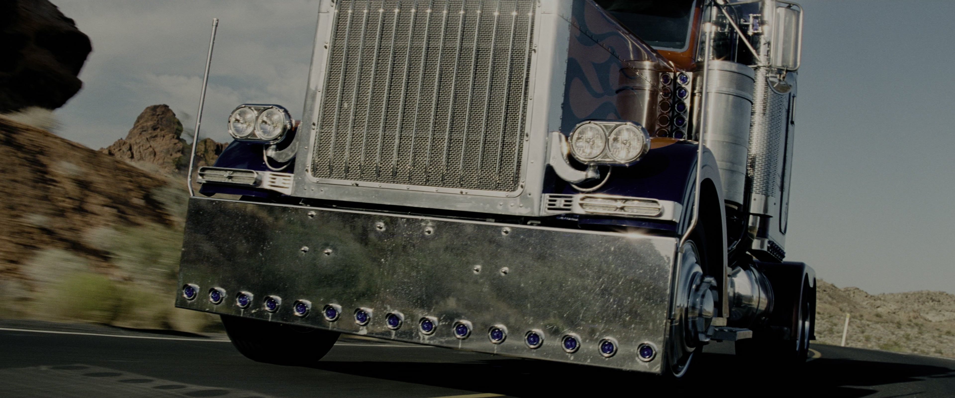 Transformers (2007), wide, 2.40:1 — film still