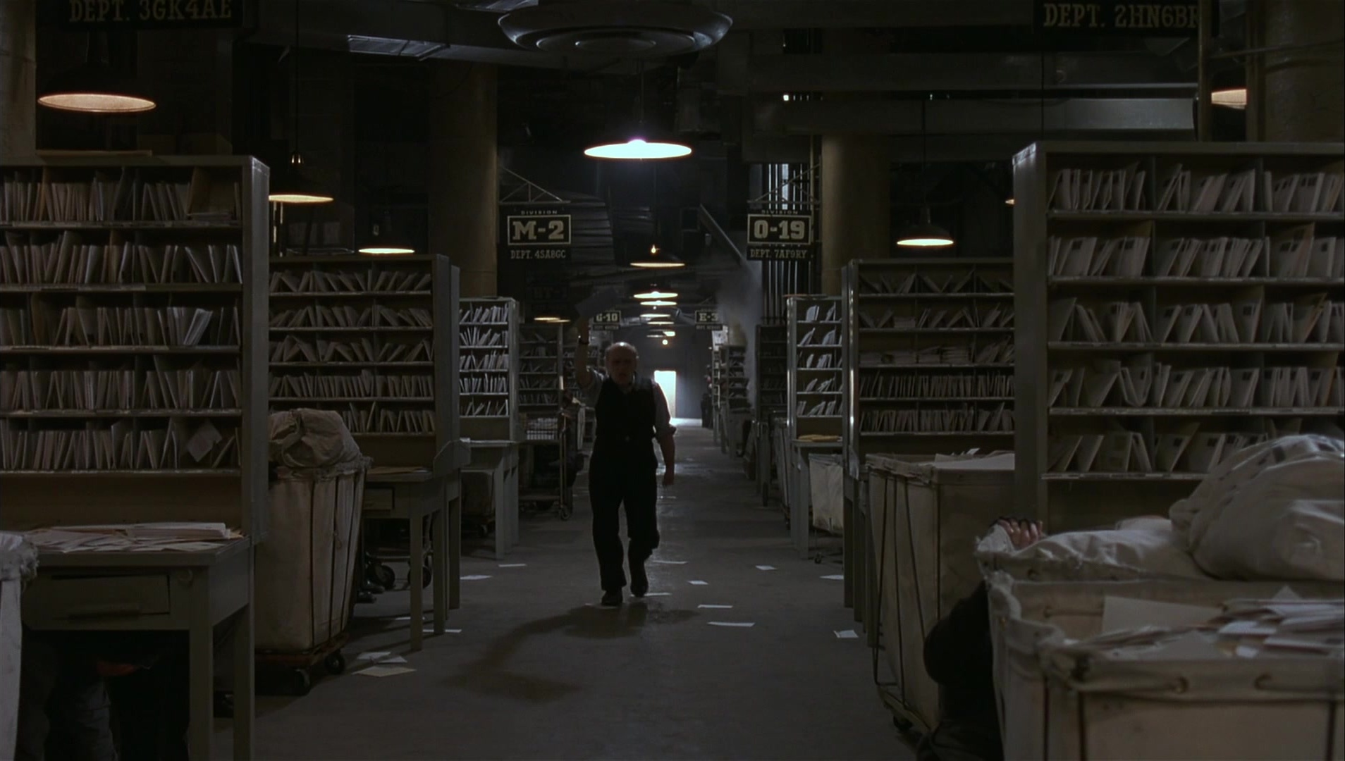 The Hudsucker Proxy (1994), wide, 1.77:1 — film still