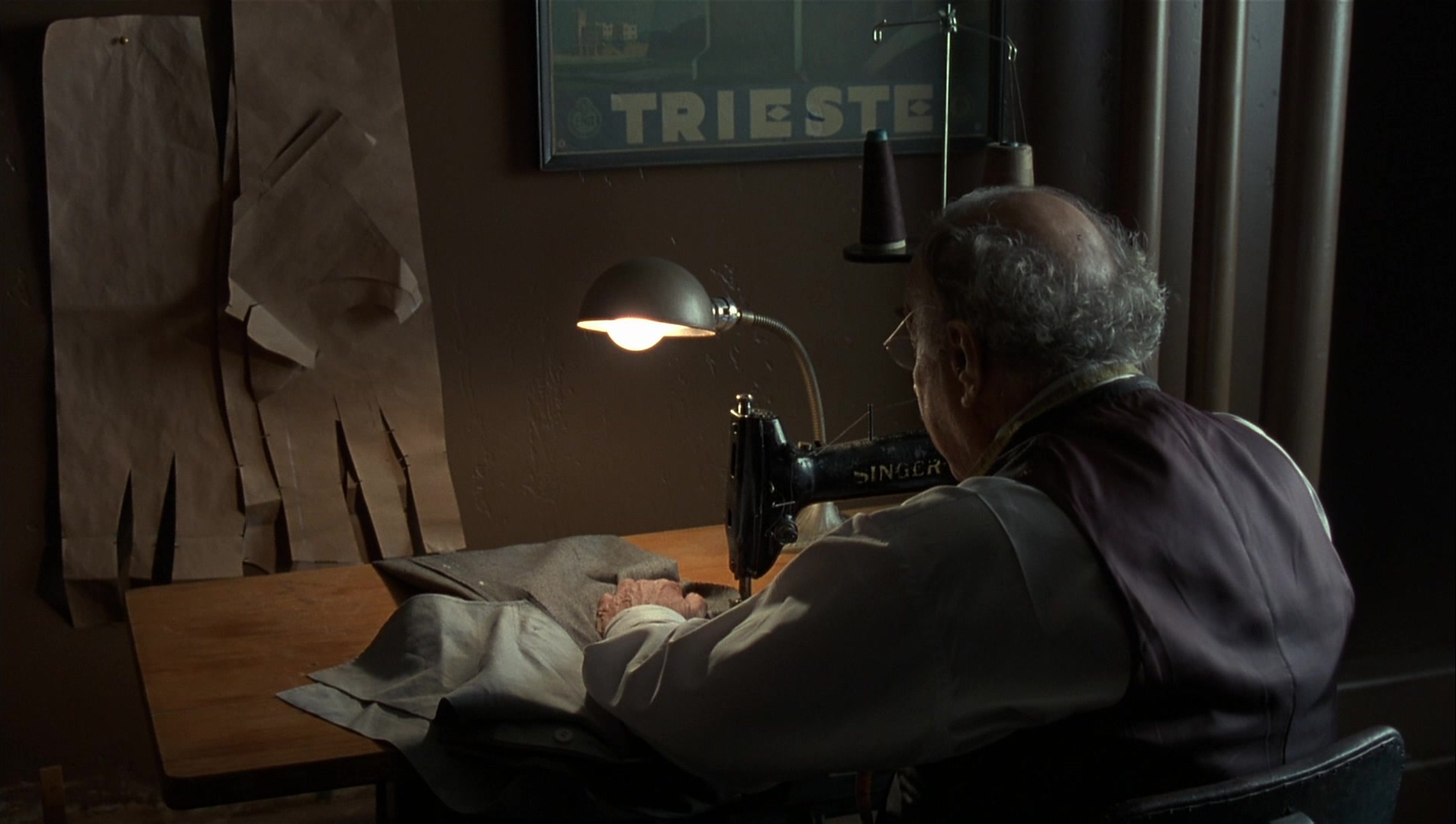 The Hudsucker Proxy (1994), wide, 1.77:1 — film still