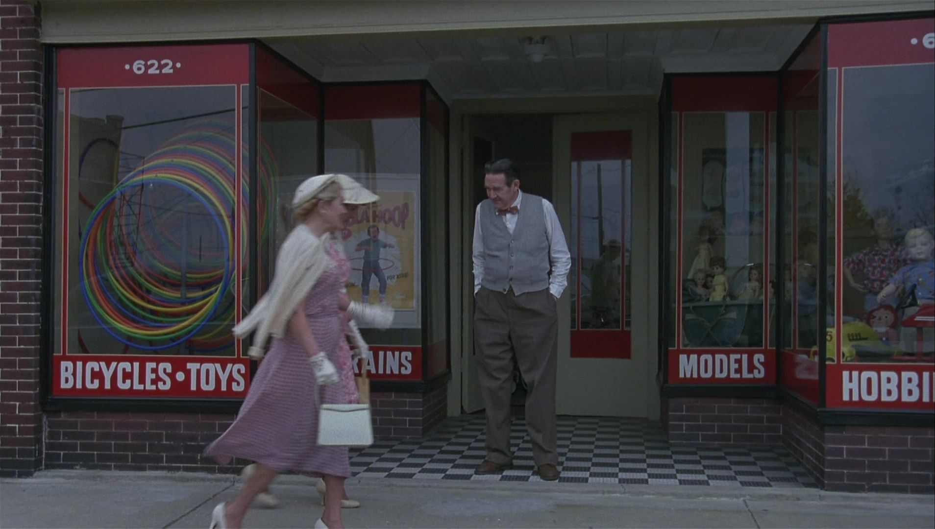 The Hudsucker Proxy (1994), wide, 1.77:1 — film still