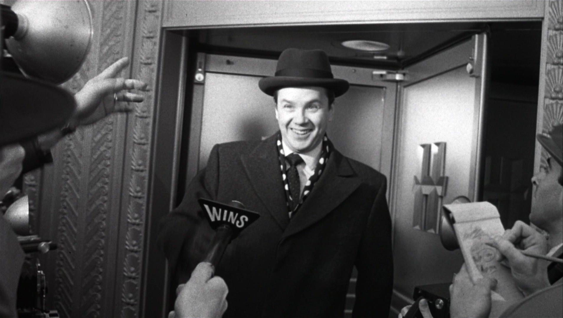 The Hudsucker Proxy (1994), wide, 1.77:1 — film still