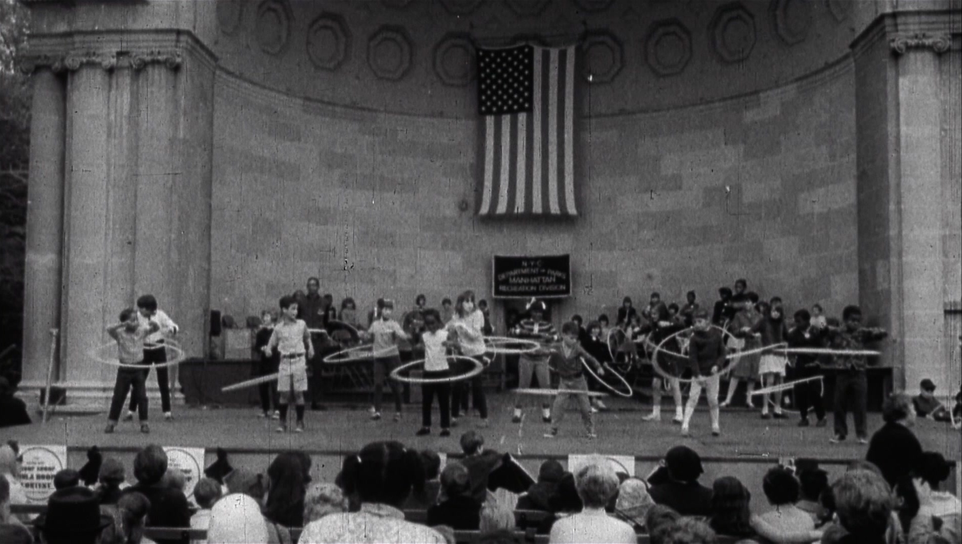 The Hudsucker Proxy (1994), wide, 1.77:1 — film still