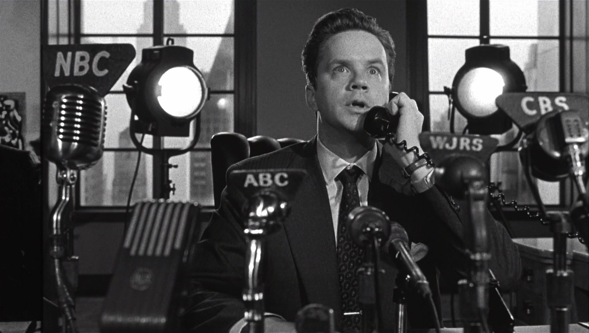 The Hudsucker Proxy (1994), wide, 1.77:1 — film still