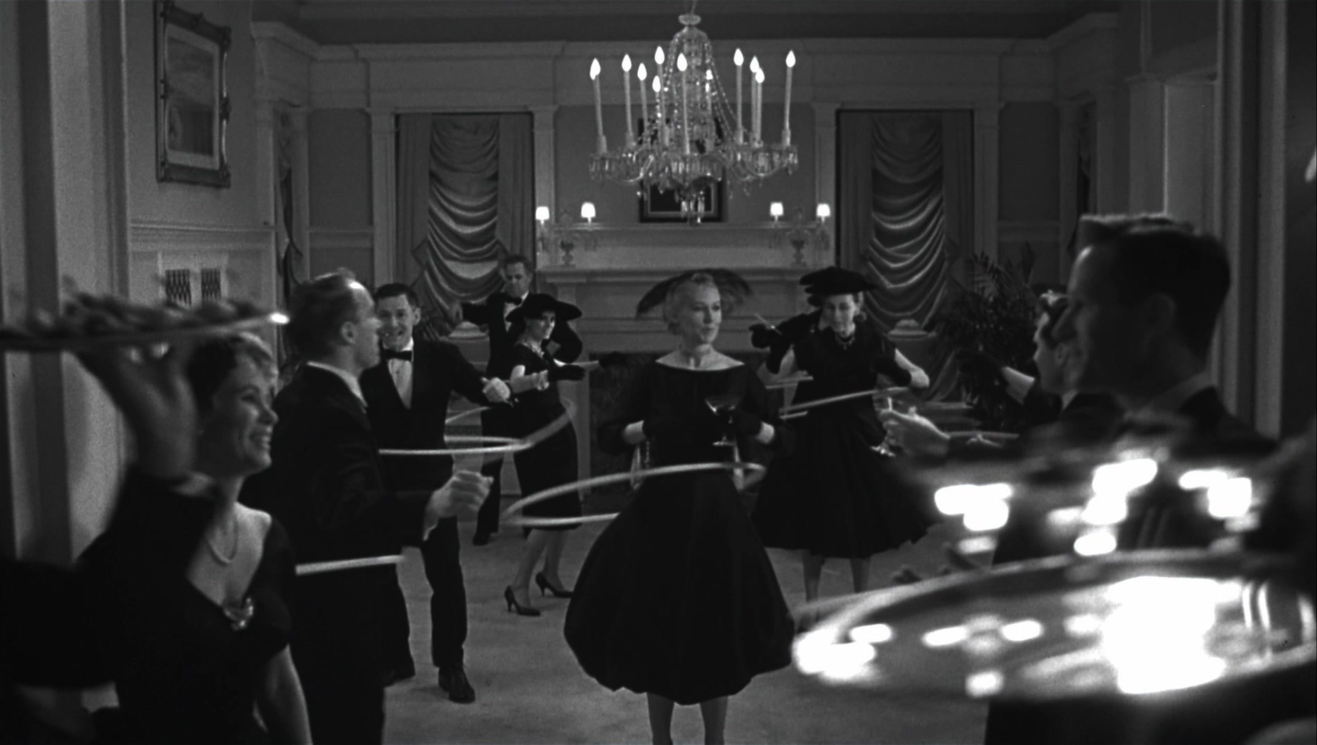 The Hudsucker Proxy (1994), wide, 1.77:1 — film still