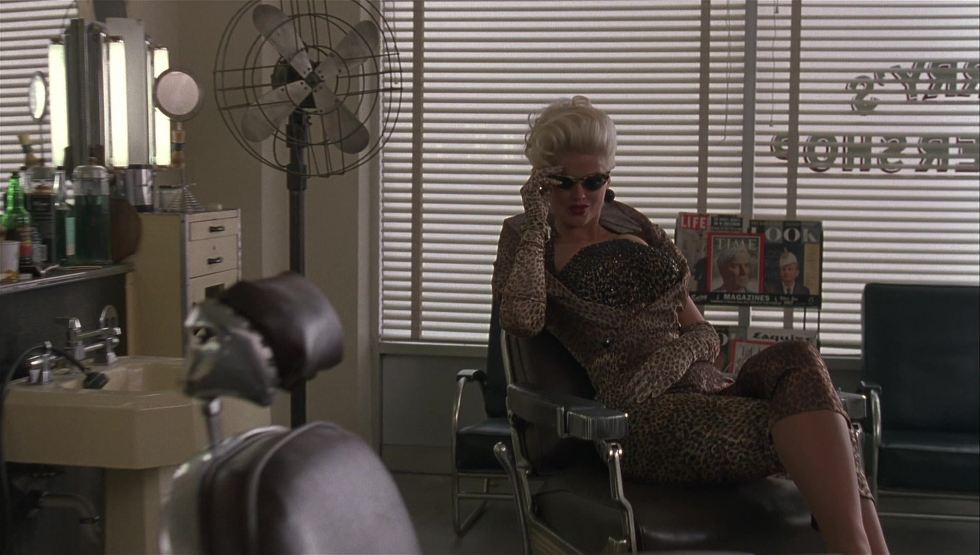 The Hudsucker Proxy (1994), wide, 1.77:1 — film still