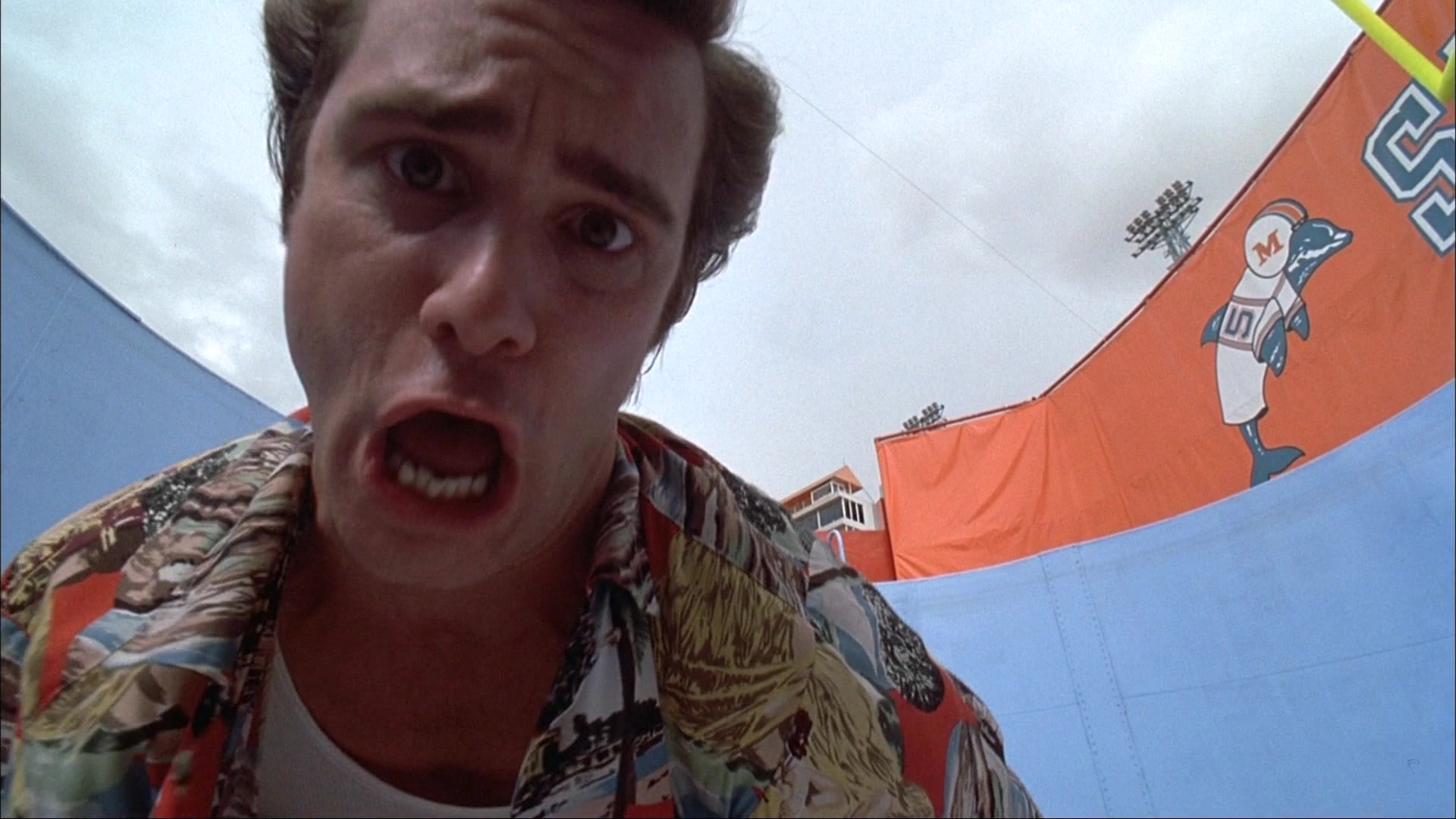 Ace Ventura: Pet Detective (1993), wide, 1.78:1 — film still