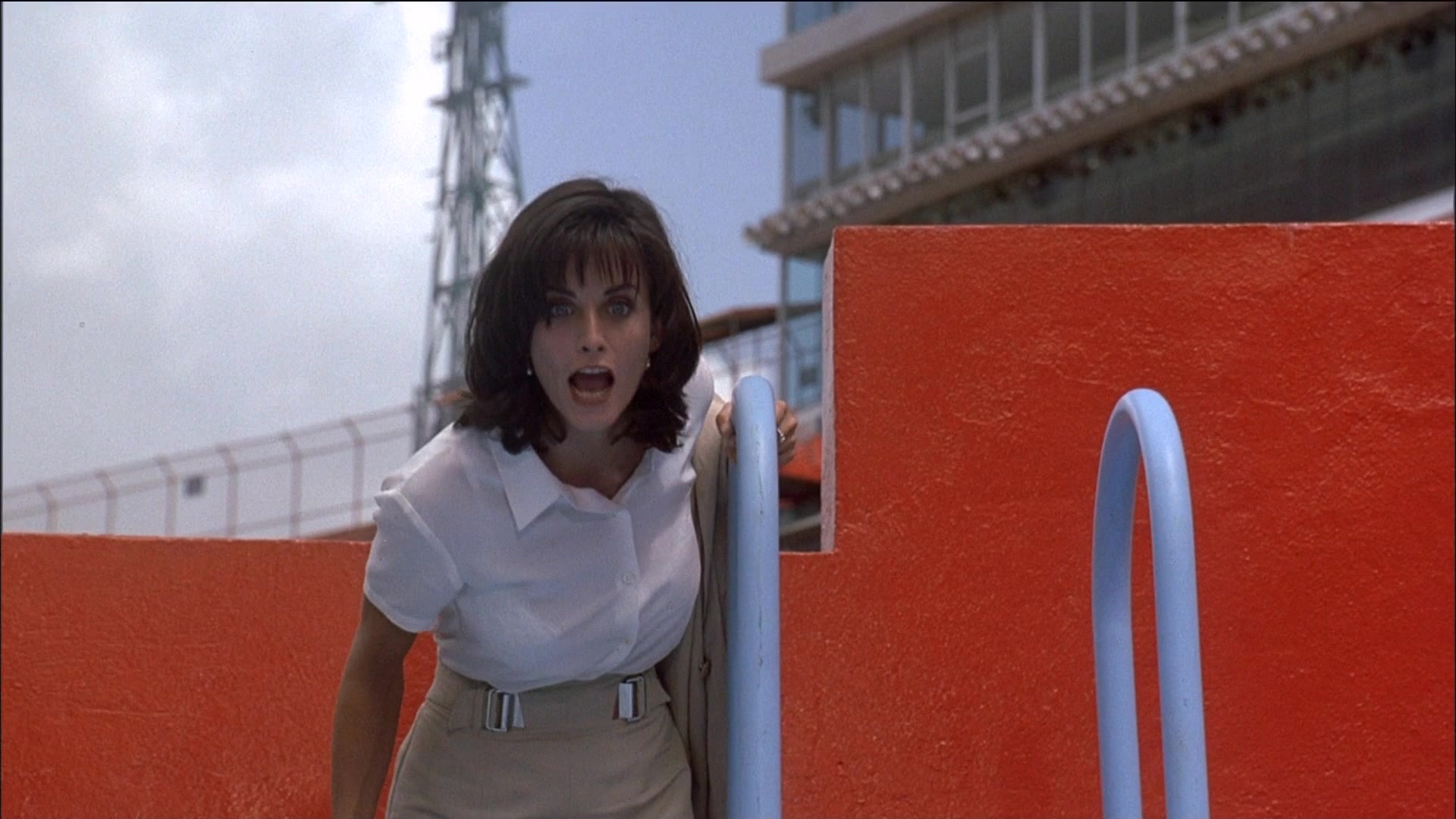 Ace Ventura: Pet Detective (1993), wide, 1.78:1 — film still