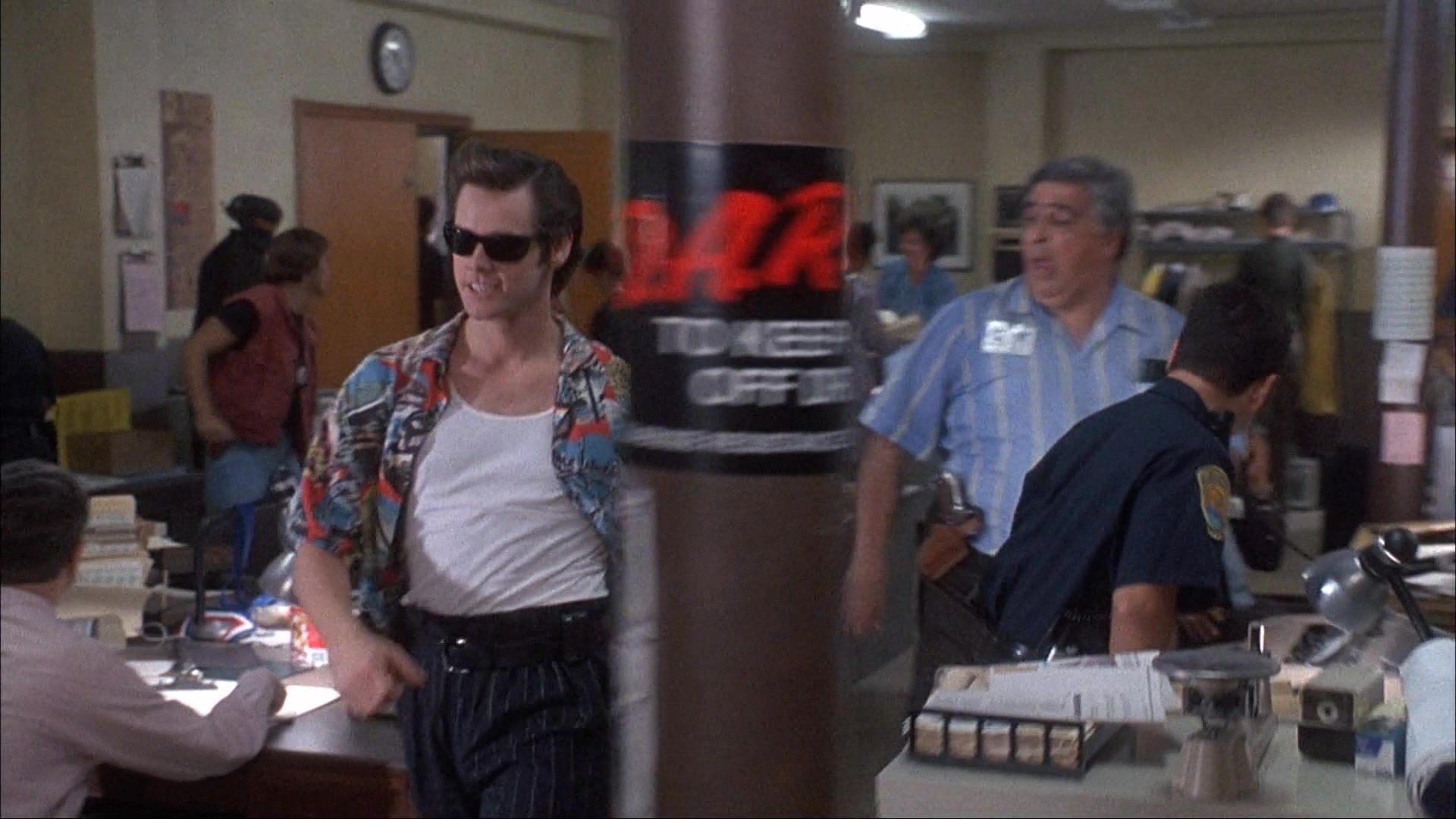 Ace Ventura: Pet Detective (1993), wide, 1.78:1 — film still