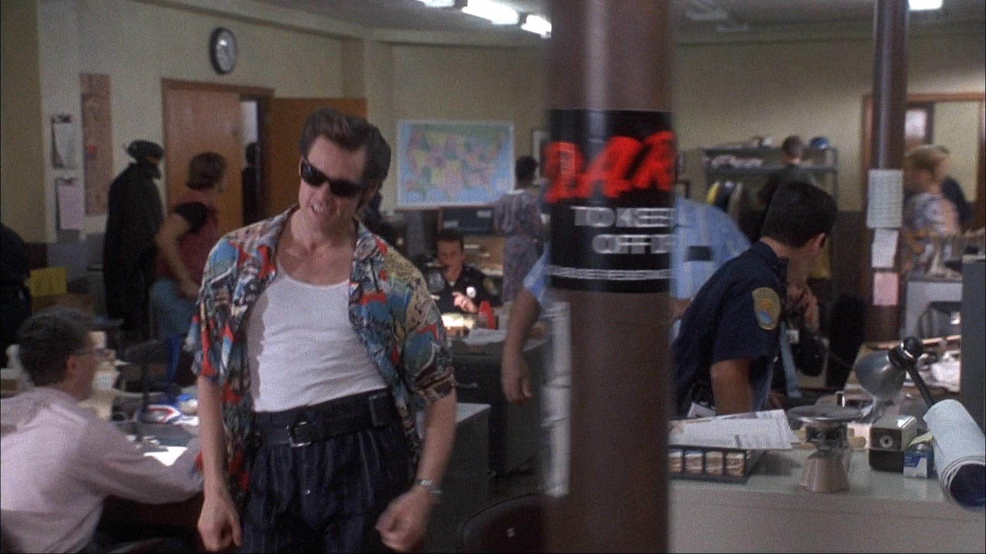 Ace Ventura: Pet Detective (1993), wide, 1.78:1 — film still