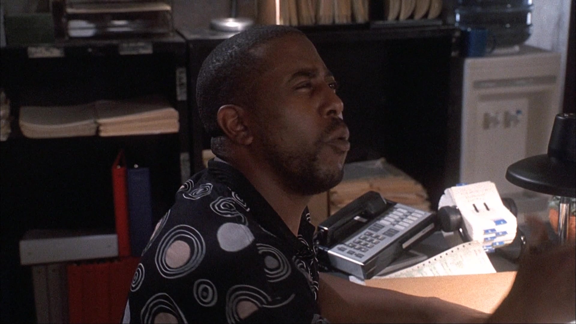 Ace Ventura: Pet Detective (1993), wide, 1.78:1 — film still