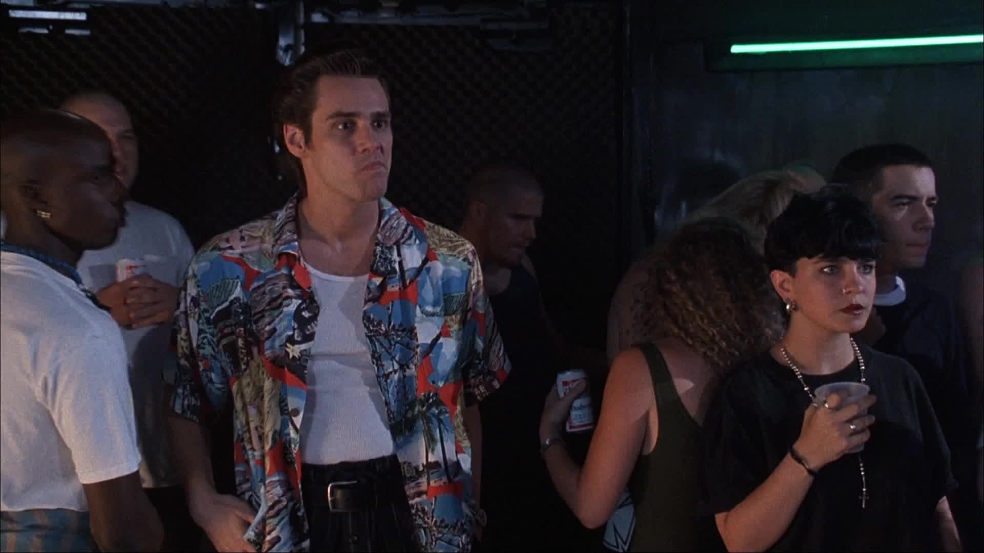 Ace Ventura: Pet Detective (1993), wide, 1.78:1 — film still