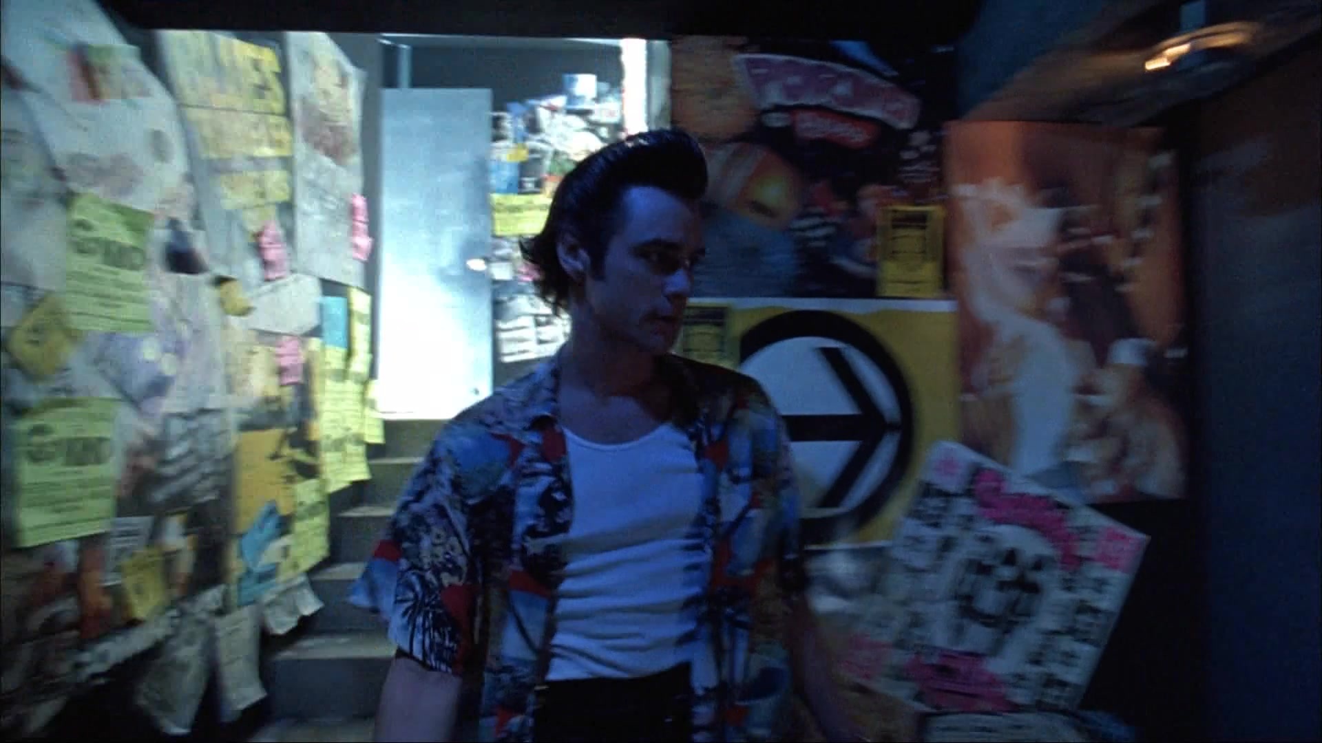Ace Ventura: Pet Detective (1993), wide, 1.78:1 — film still