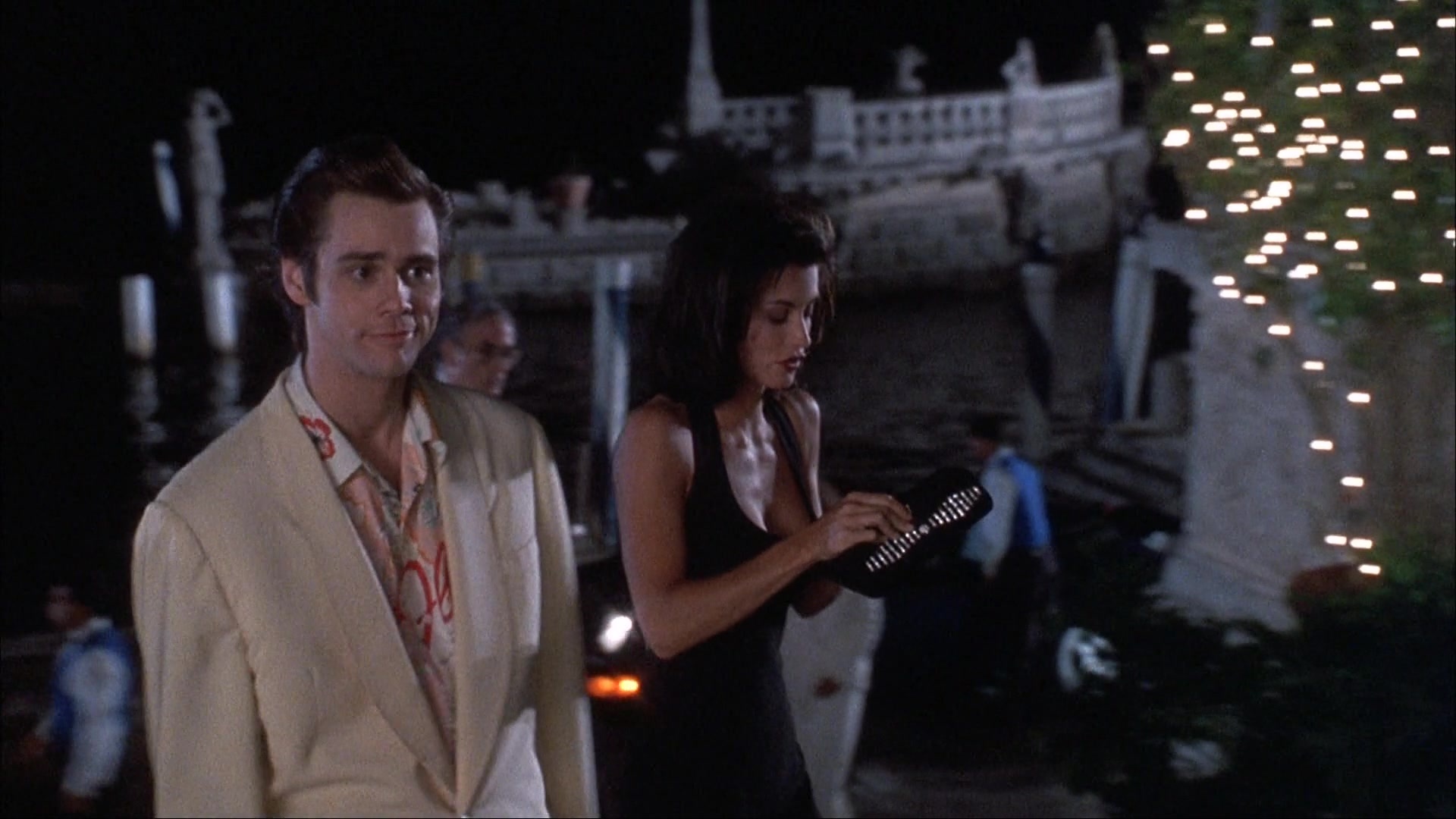 Ace Ventura: Pet Detective (1993), wide, 1.78:1 — film still