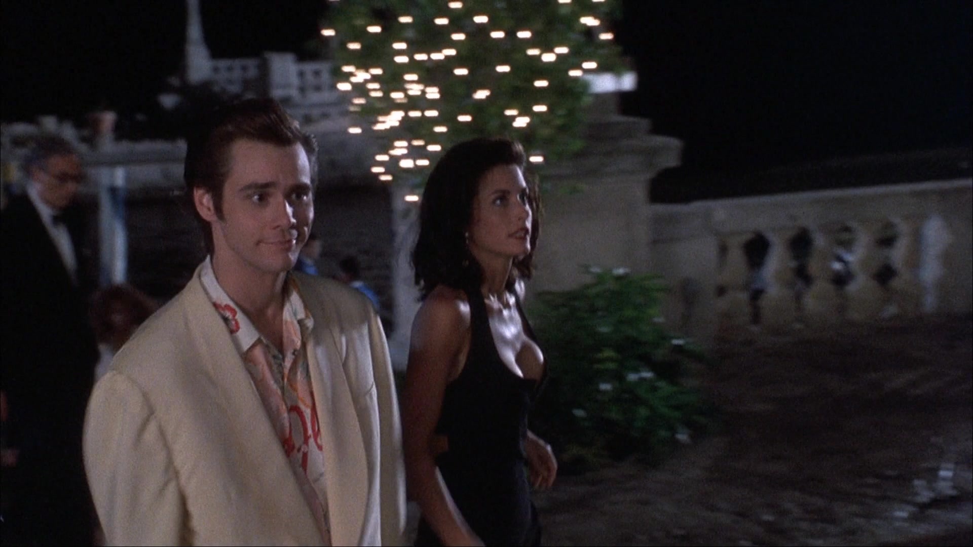 Ace Ventura: Pet Detective (1993), wide, 1.78:1 — film still