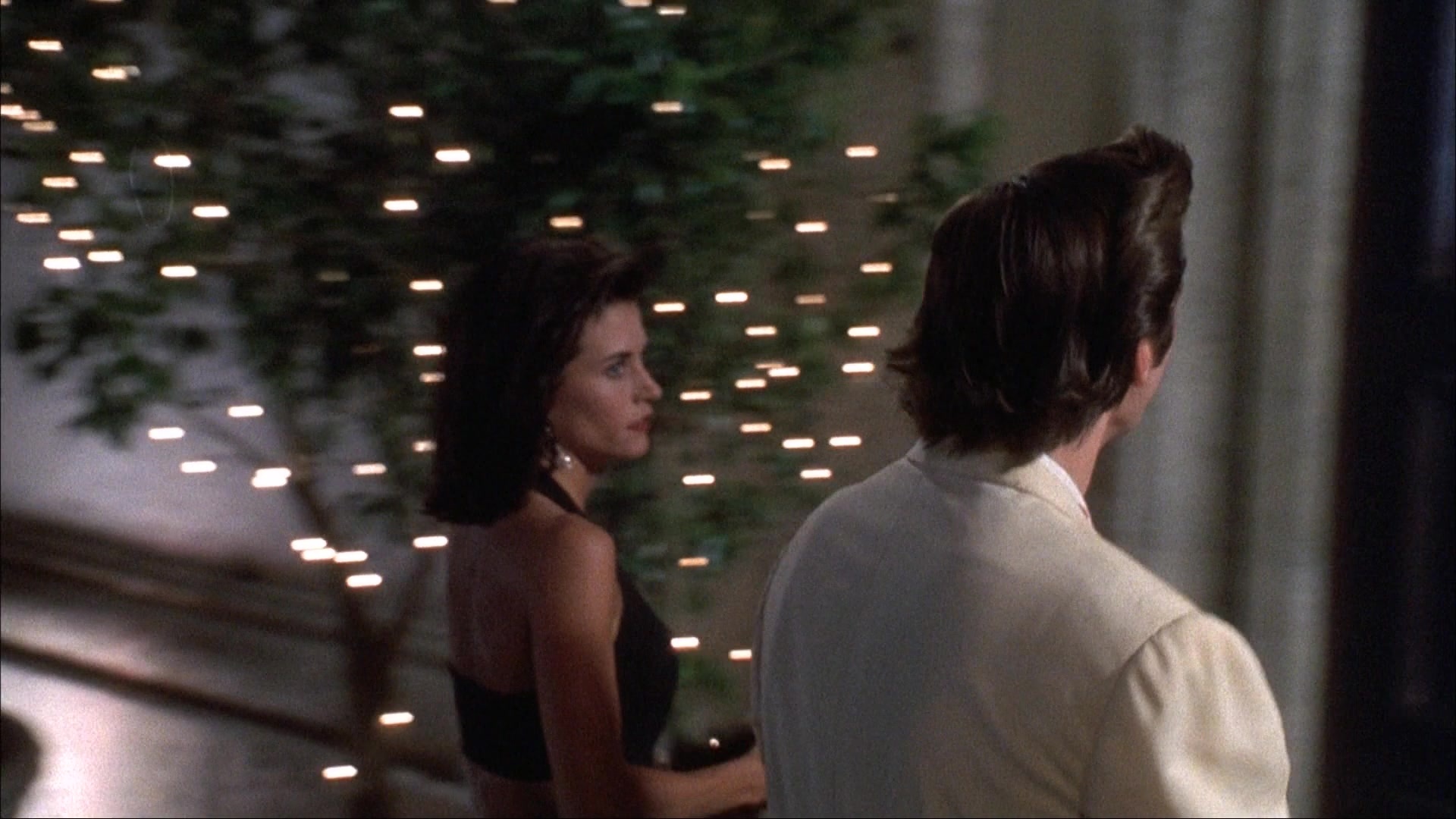 Ace Ventura: Pet Detective (1993), wide, 1.78:1 — film still