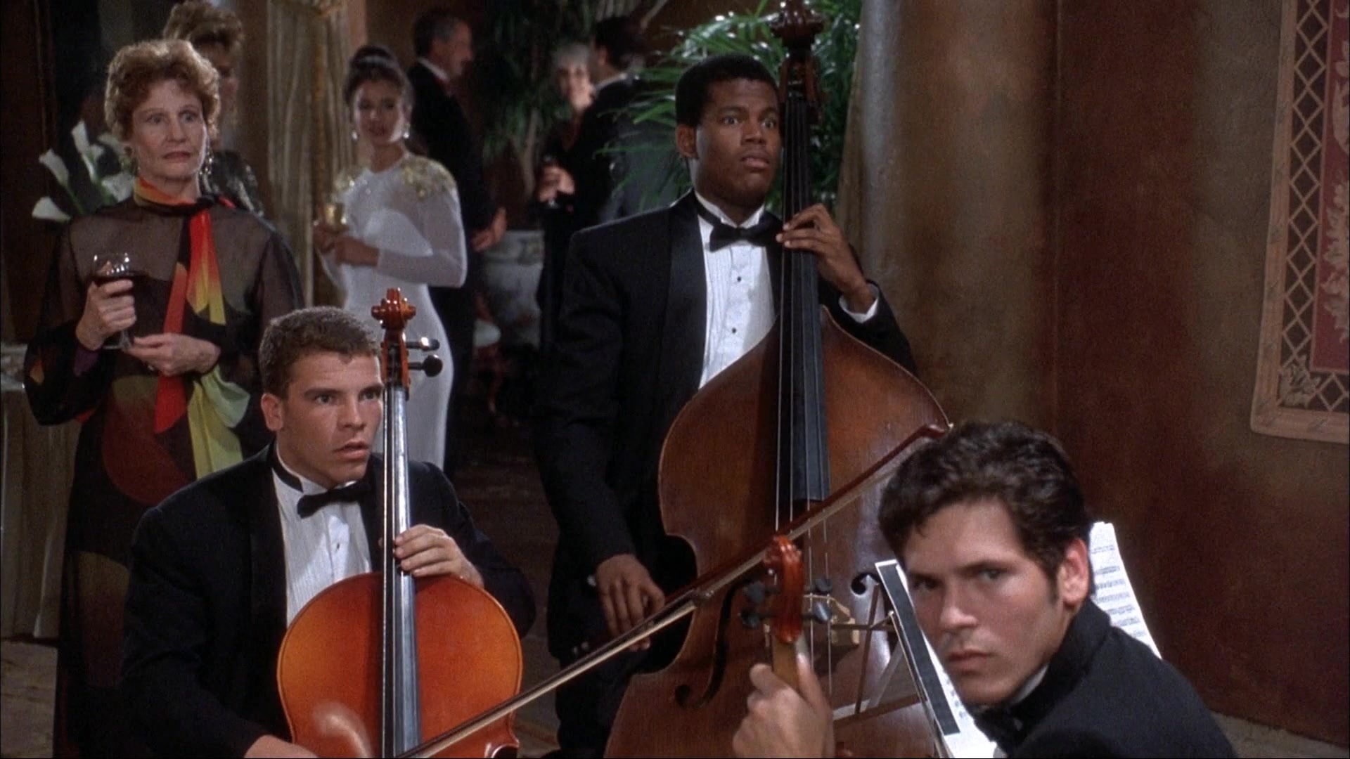 Ace Ventura: Pet Detective (1993), medium, 1.78:1 — film still