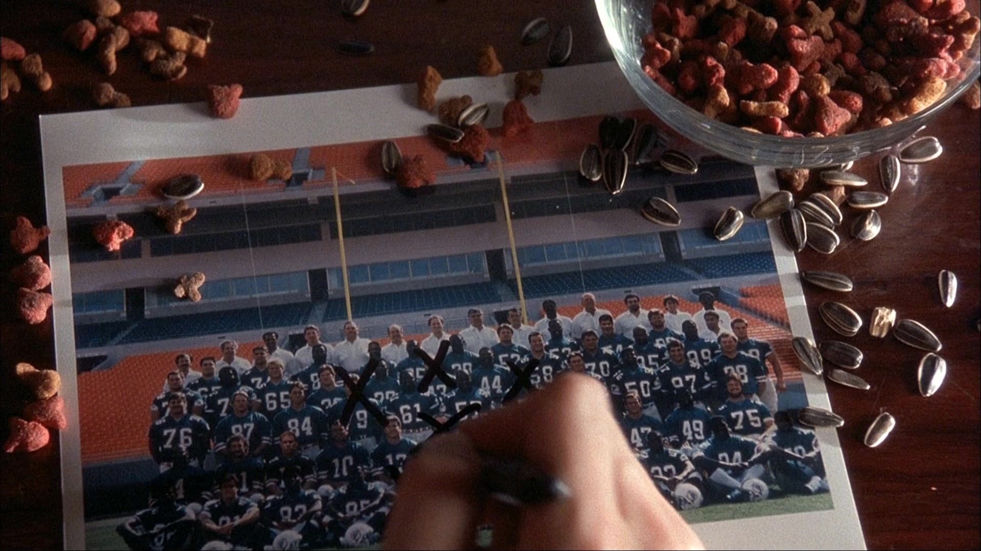 Ace Ventura: Pet Detective (1993), wide, 1.78:1 — film still