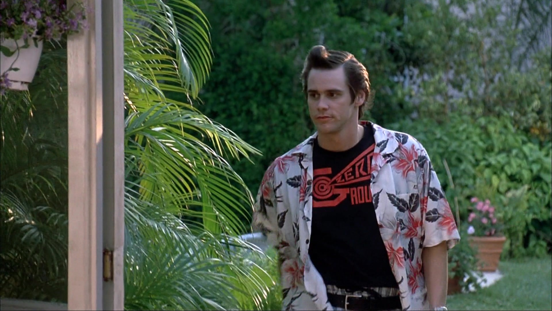 Ace Ventura: Pet Detective (1993), wide, 1.78:1 — film still