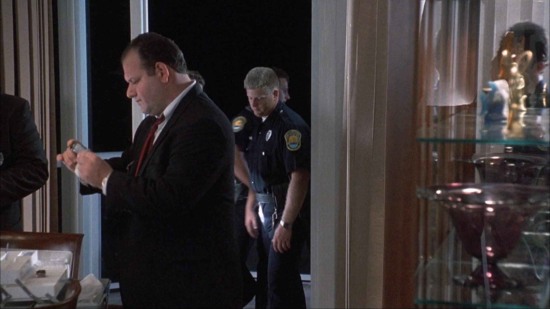 Ace Ventura: Pet Detective (1993), wide, 1.78:1 — film still
