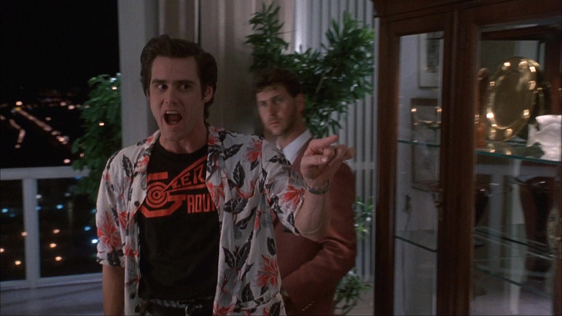 Ace Ventura: Pet Detective (1993), wide, 1.78:1 — film still
