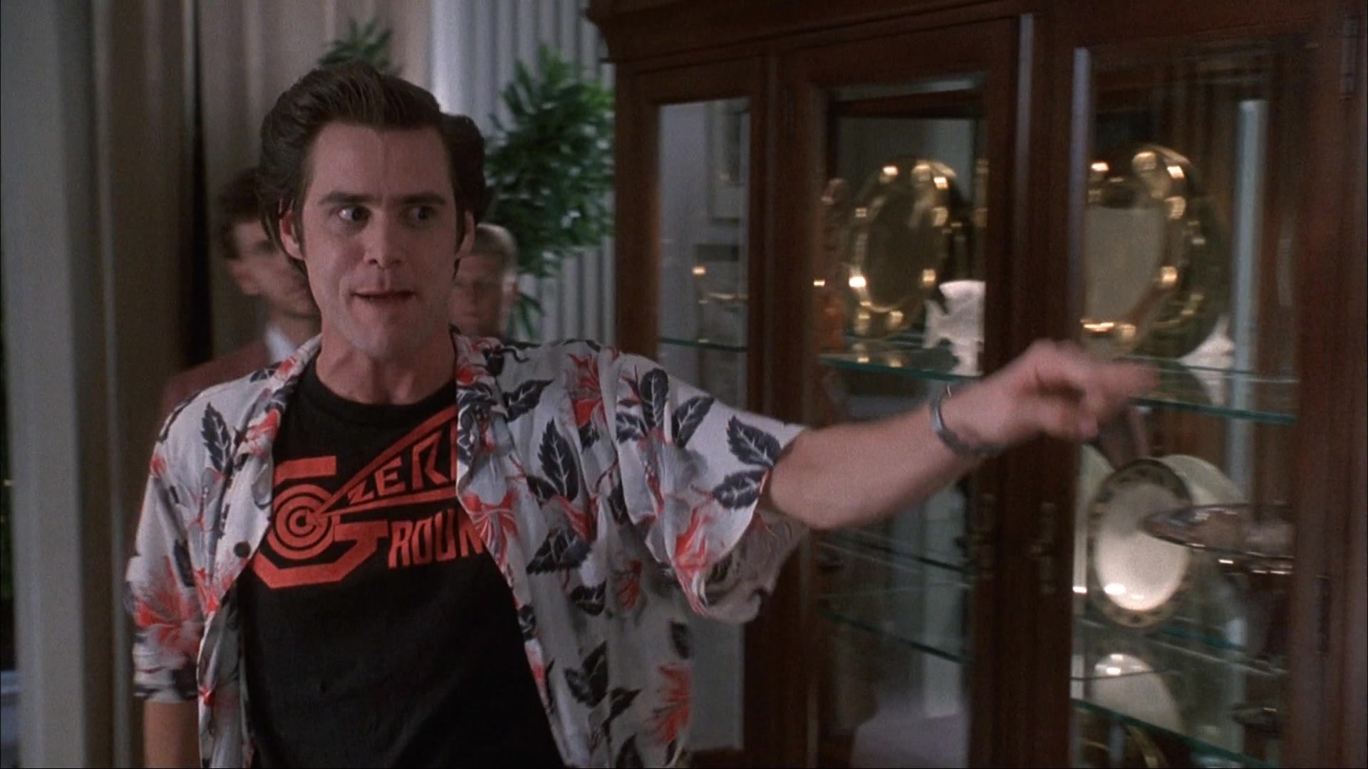 Ace Ventura: Pet Detective (1993), wide, 1.78:1 — film still