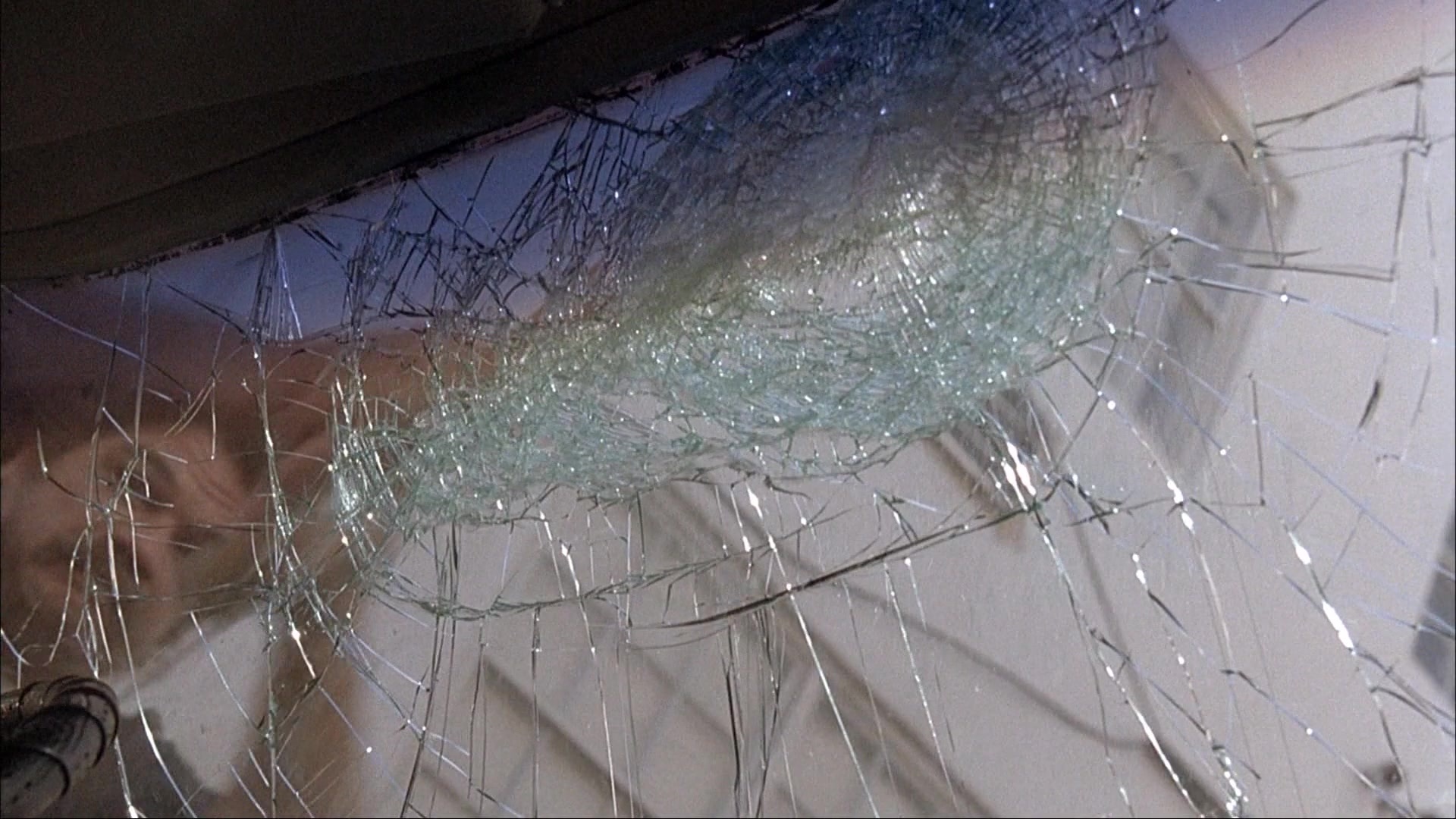 Ace Ventura: Pet Detective (1993), wide, 1.78:1 — film still
