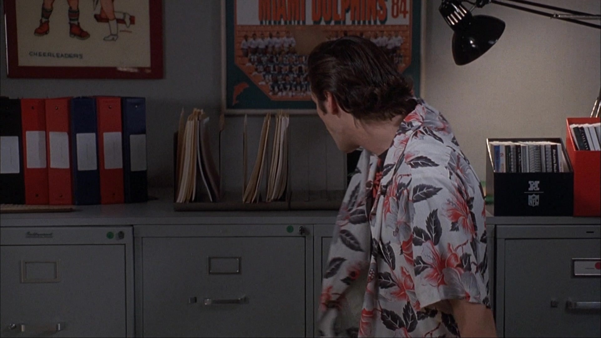 Ace Ventura: Pet Detective (1993), wide, 1.78:1 — film still