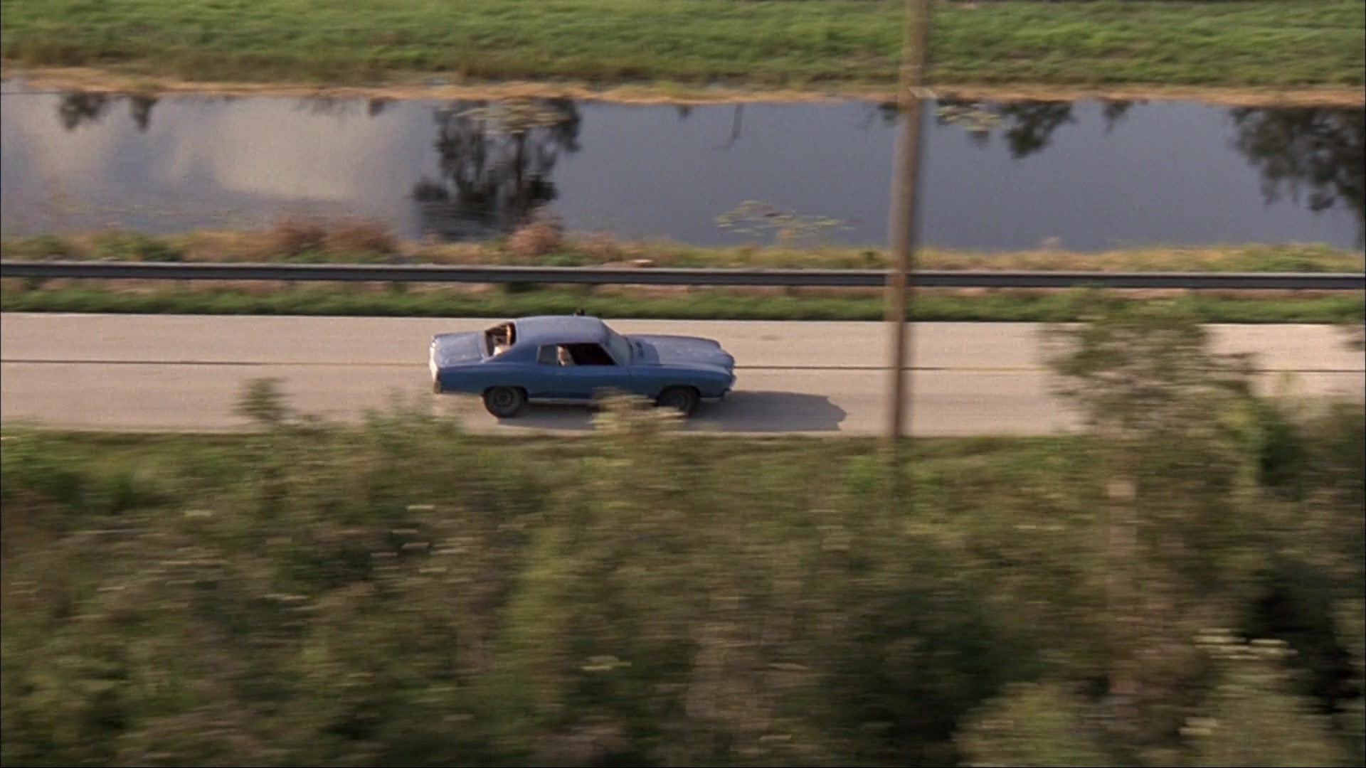 Ace Ventura: Pet Detective (1993), wide, 1.78:1 — film still