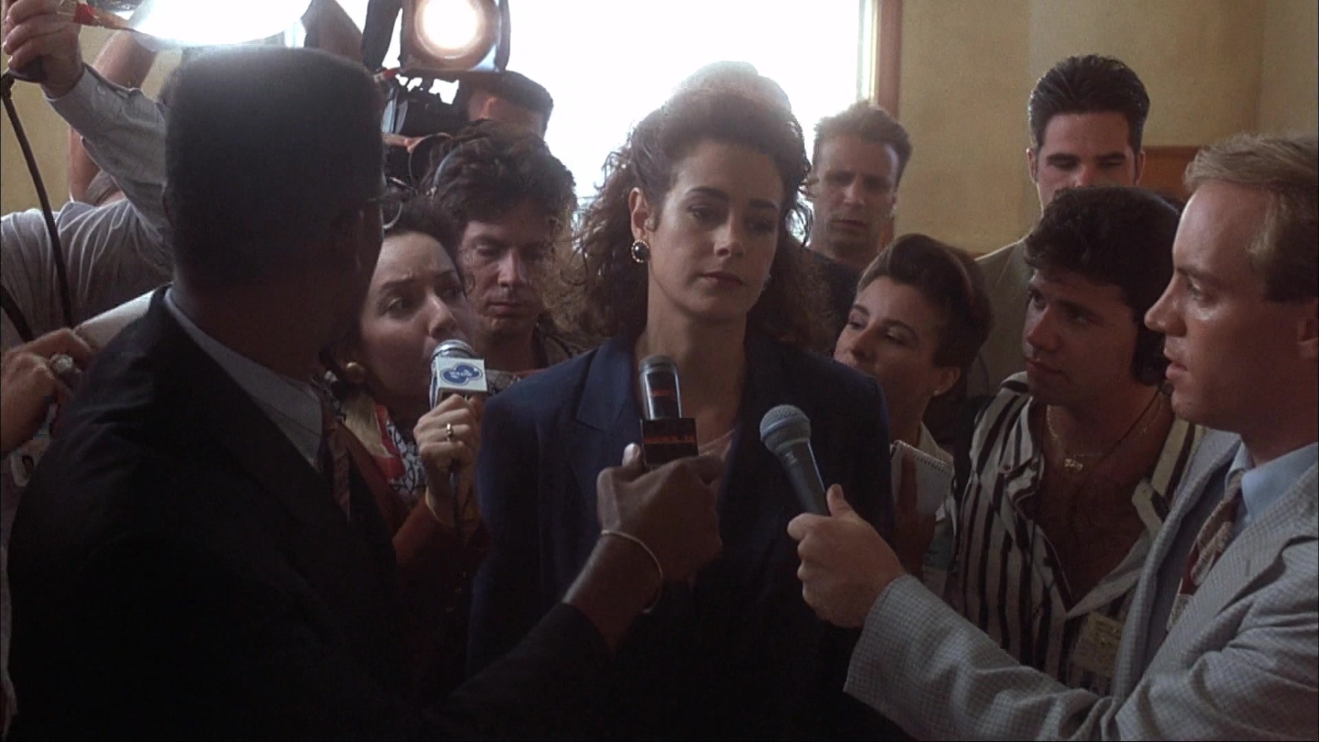 Ace Ventura: Pet Detective (1993), wide, 1.78:1 — film still