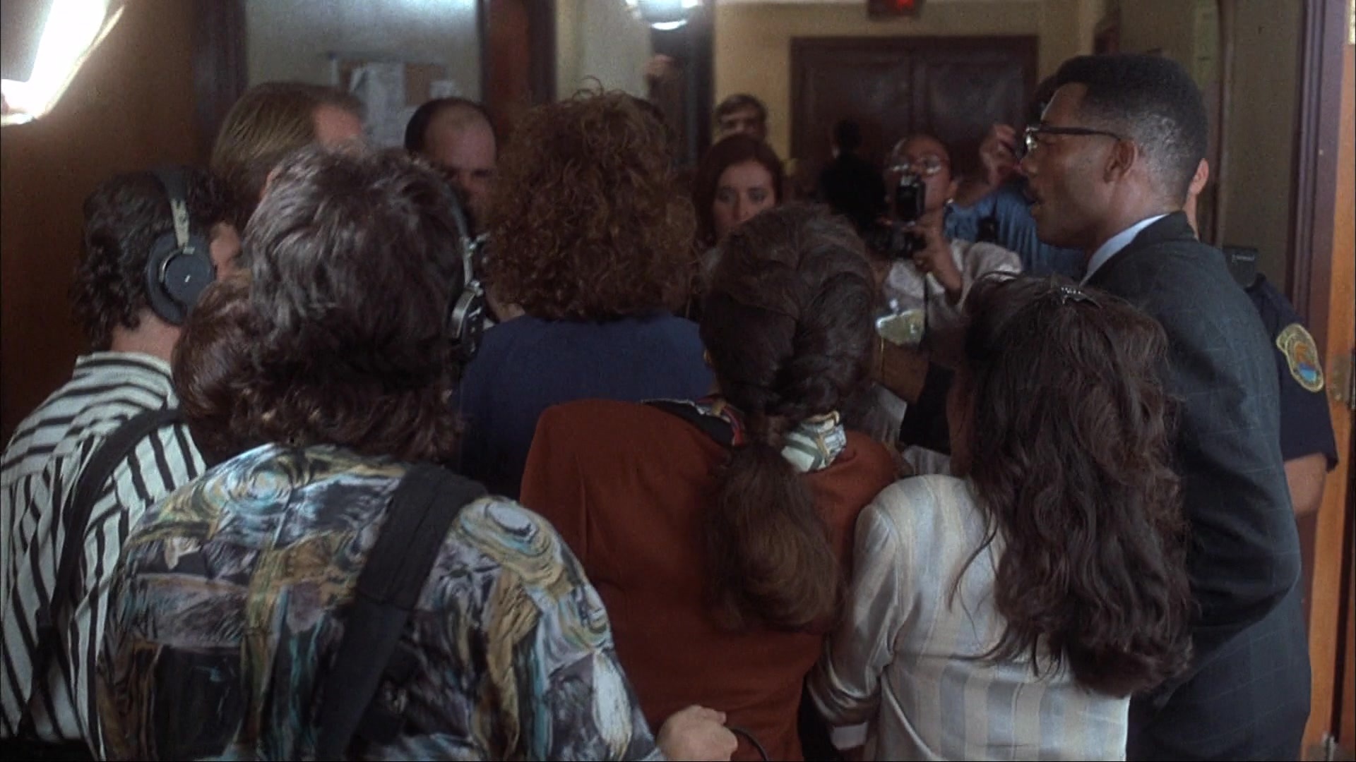 Ace Ventura: Pet Detective (1993), wide, 1.78:1 — film still