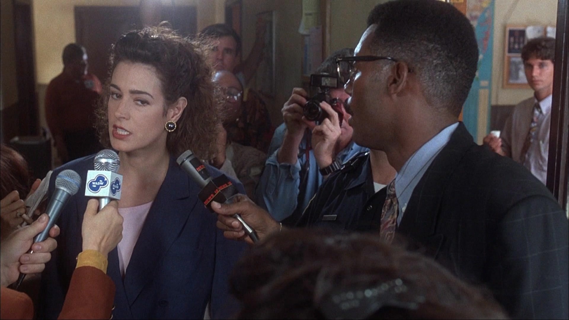 Ace Ventura: Pet Detective (1993), wide, 1.78:1 — film still