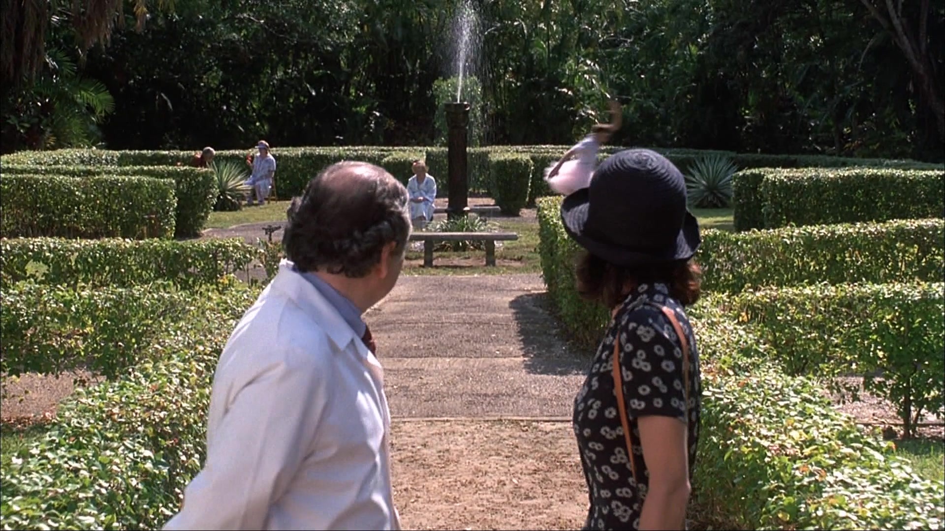Ace Ventura: Pet Detective (1993), wide, 1.78:1 — film still
