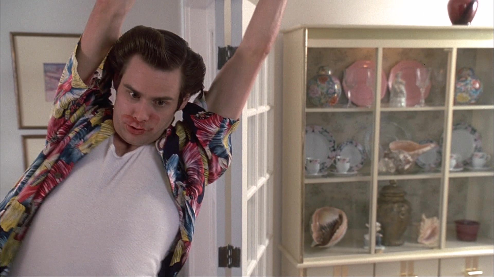 Ace Ventura: Pet Detective (1993), wide, 1.78:1 — film still
