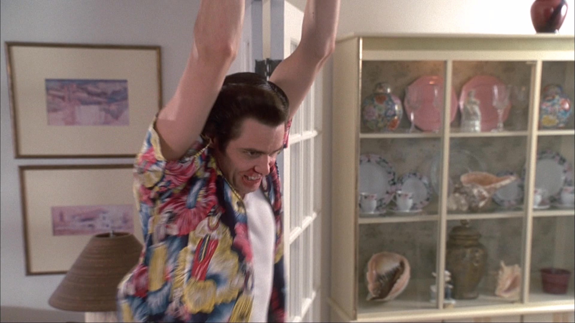 Ace Ventura: Pet Detective (1993), wide, 1.78:1 — film still