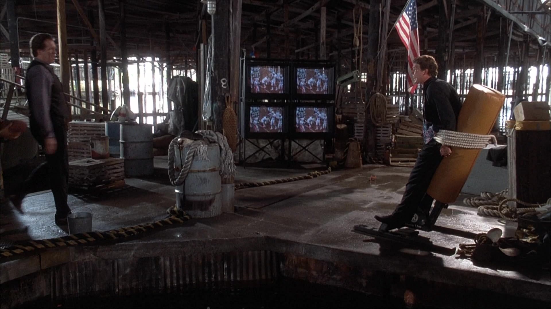 Ace Ventura: Pet Detective (1993), wide, 1.78:1 — film still