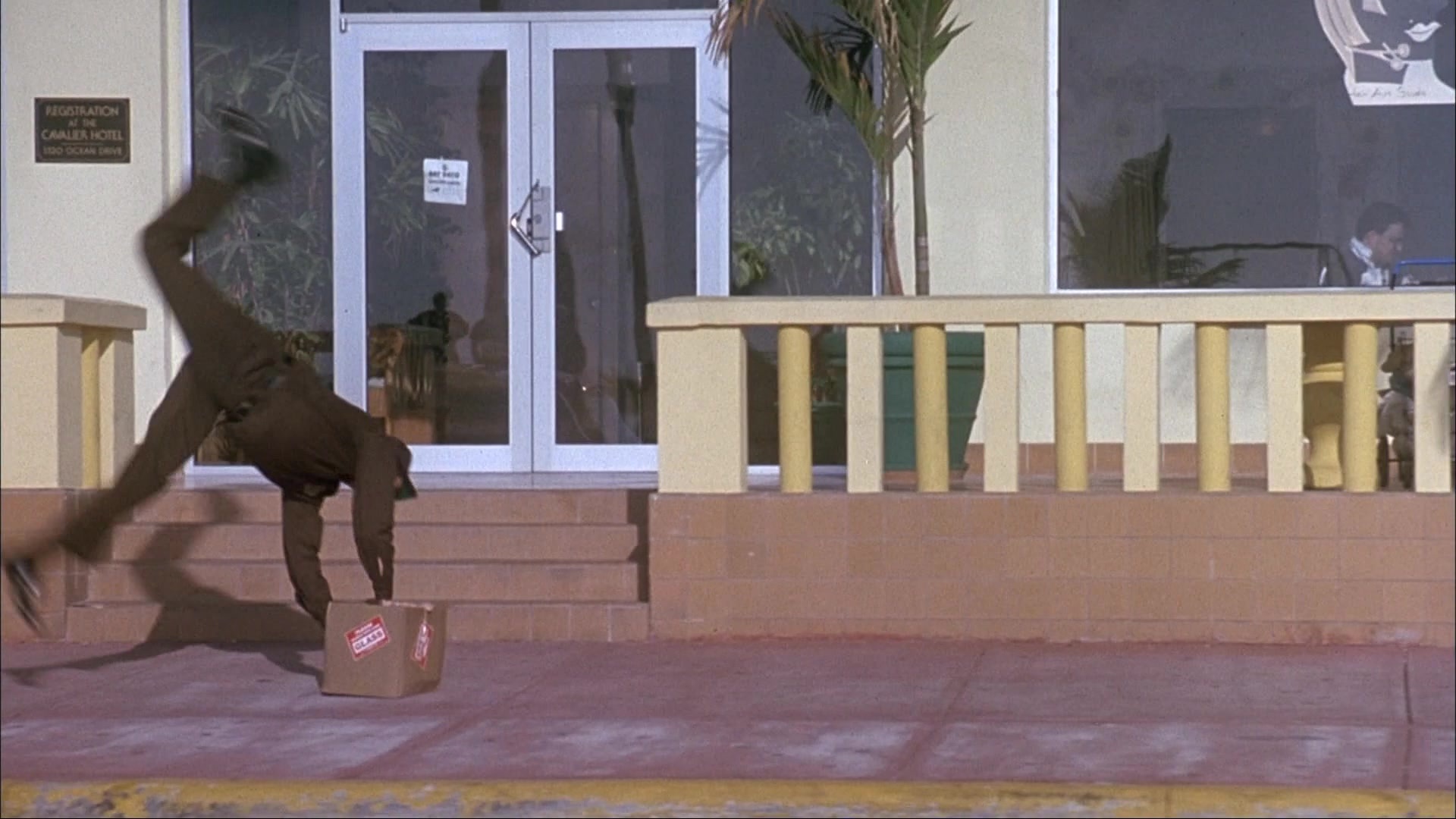 Ace Ventura: Pet Detective (1993), wide, 1.78:1 — film still