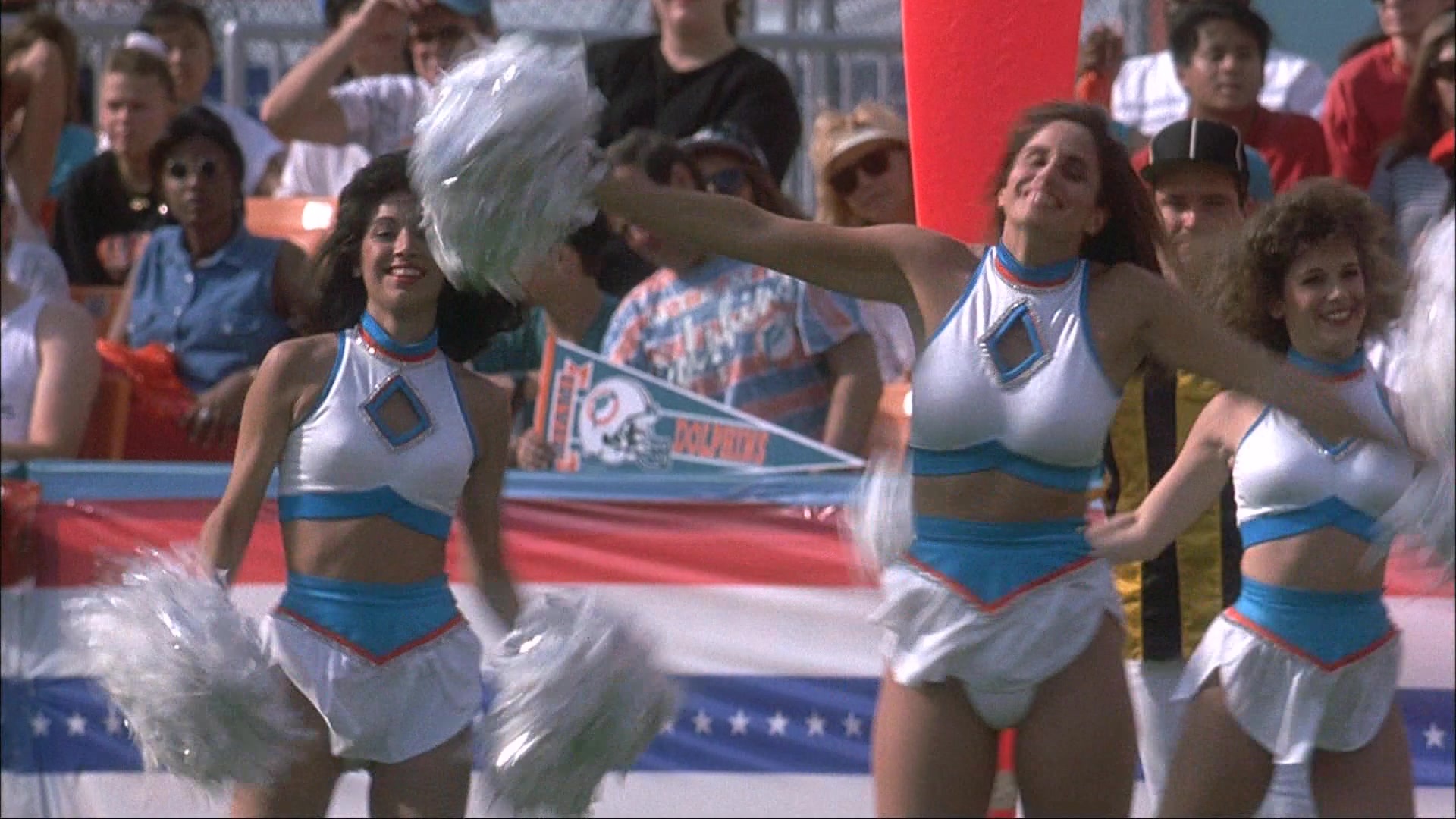 Ace Ventura: Pet Detective (1993), wide, 1.78:1 — film still