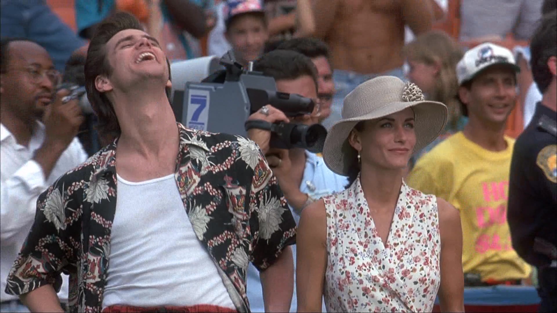 Ace Ventura: Pet Detective (1993), wide, 1.78:1 — film still