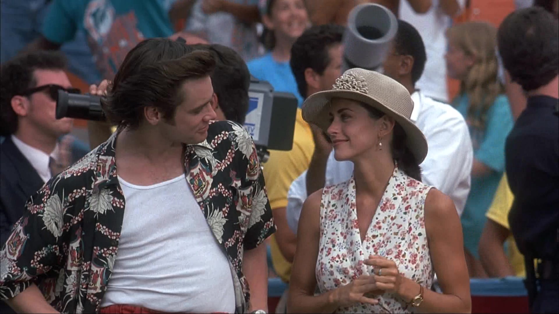 Ace Ventura: Pet Detective (1993), wide, 1.78:1 — film still