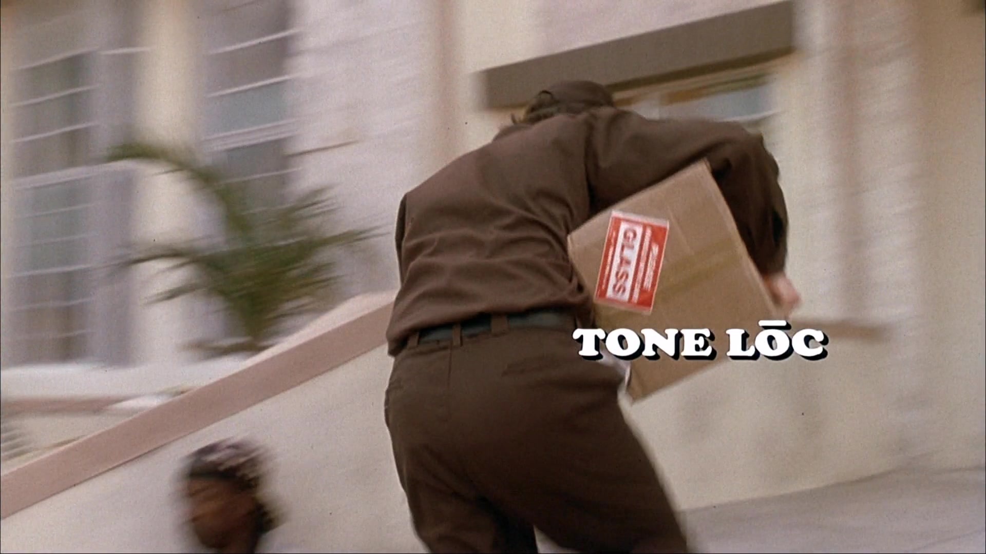 Ace Ventura: Pet Detective (1993), wide, 1.78:1 — film still