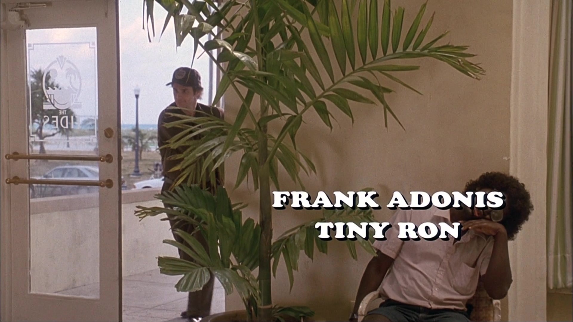 Ace Ventura: Pet Detective (1993), wide, 1.78:1 — film still